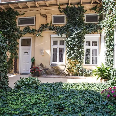 Oasis Inn Budapest Guest house