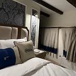 Oasis Hotel 3*