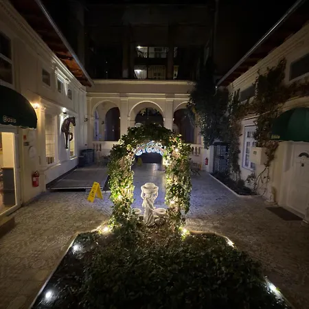 Oasis Inn Budapest