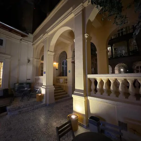 Oasis Inn Budapest Guest house 4*