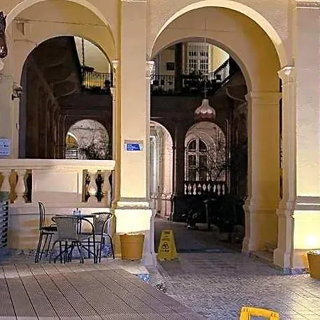 Hotel Oasis