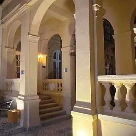 Oasis 3* بودابست