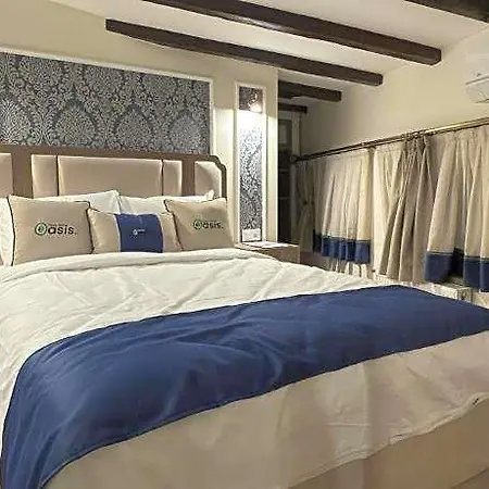 Hotel Oasis