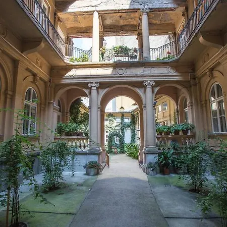 Oasis Inn Budapest * Budapeşte