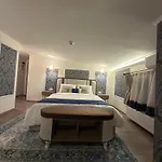 Oasis Hotel 3*