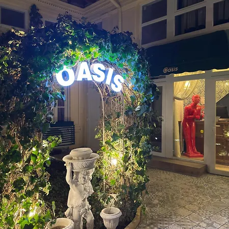 Oasis 酒店